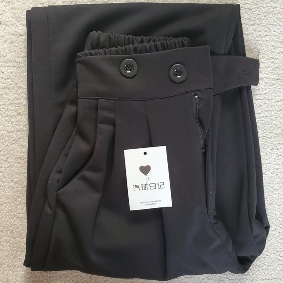 Lightweight silk-like black lounge pants - Picture 2 of 5